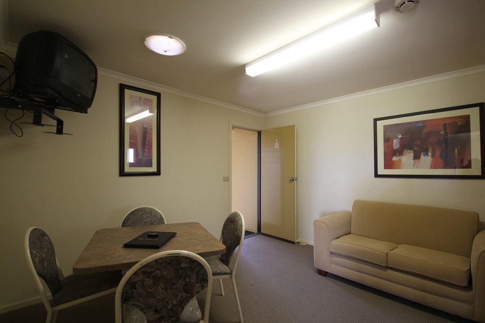 Araluen Motor Batemans Bay